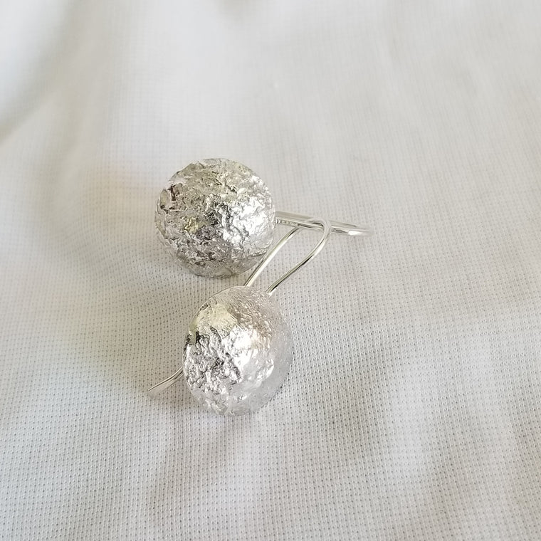 Delicate Round Reticulated Earrings
